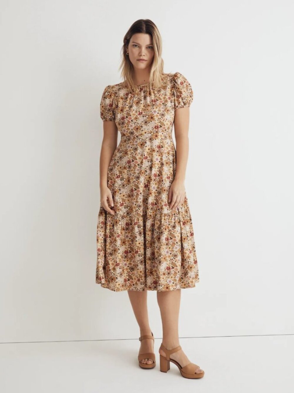 Madewell Puff-Sleeve Open-Back Midi Dress in Flora Field